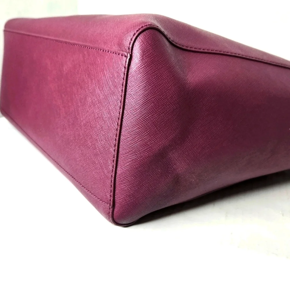 Tory Burch Emerson Tote Handbag. Burgundy, Saffiano Leather, Large.